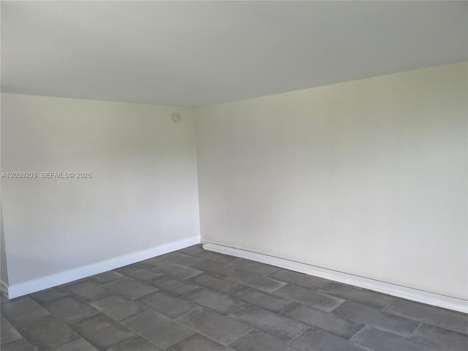 В аренду: $2,000 (2 спален, 1 ванн, 835 Квадратных фут)