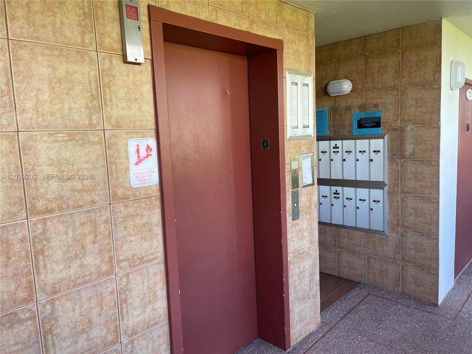 В аренду: $2,000 (2 спален, 1 ванн, 835 Квадратных фут)