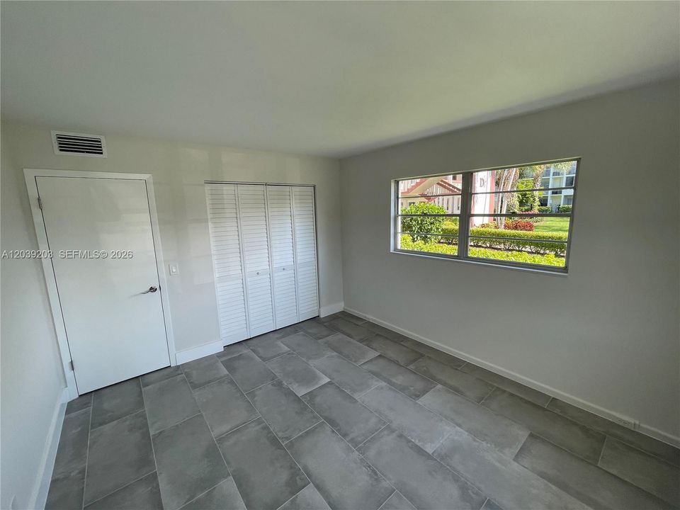 В аренду: $2,000 (2 спален, 1 ванн, 835 Квадратных фут)