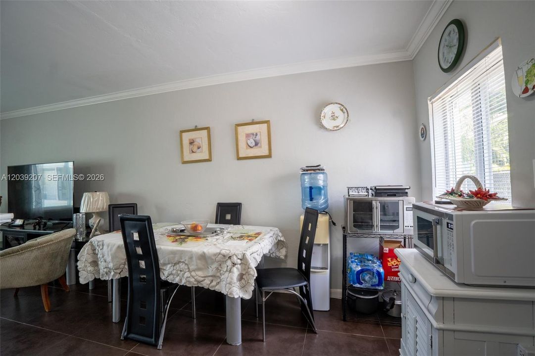 For Rent: $1,790 (1 beds, 1 baths, 700 Square Feet)