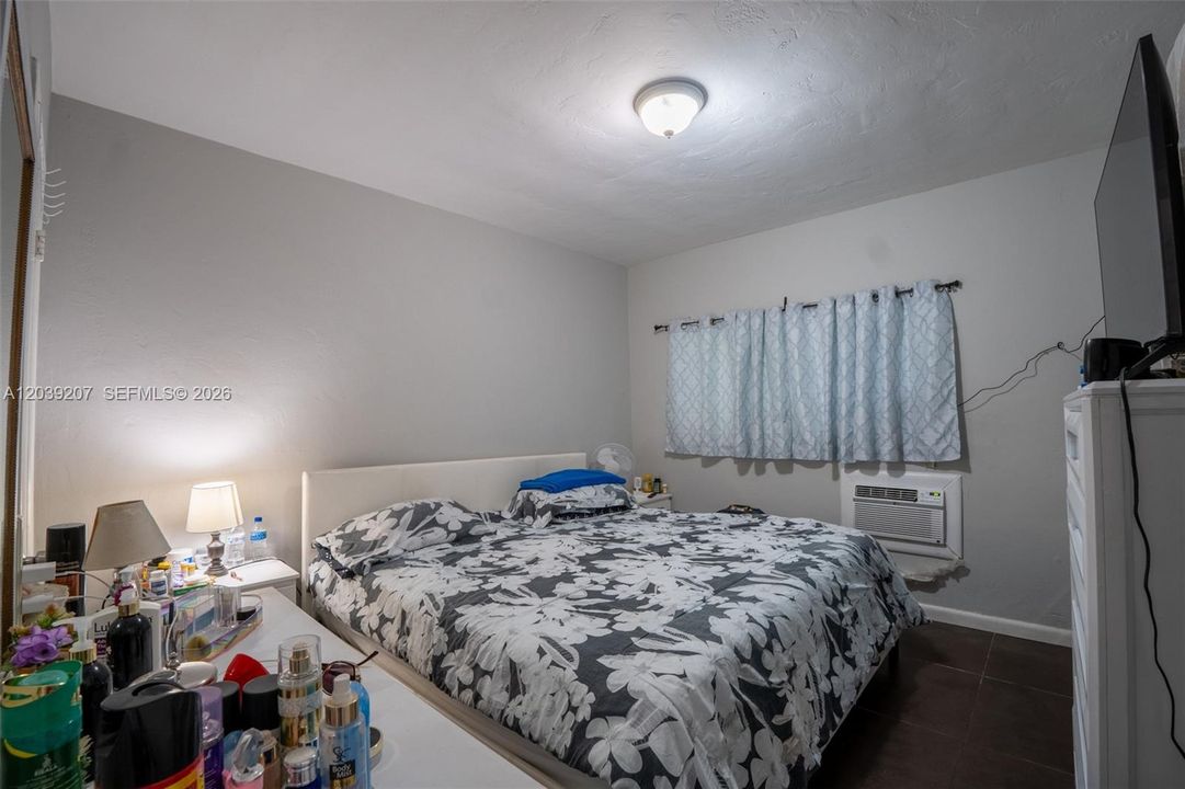 For Rent: $1,790 (1 beds, 1 baths, 700 Square Feet)