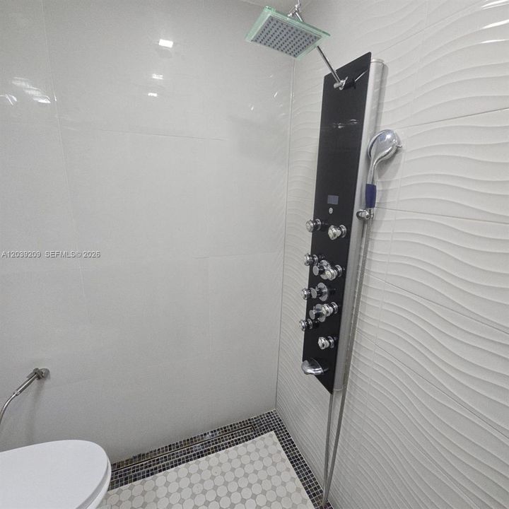 В аренду: $1,850 (1 спален, 1 ванн, 1923 Квадратных фут)