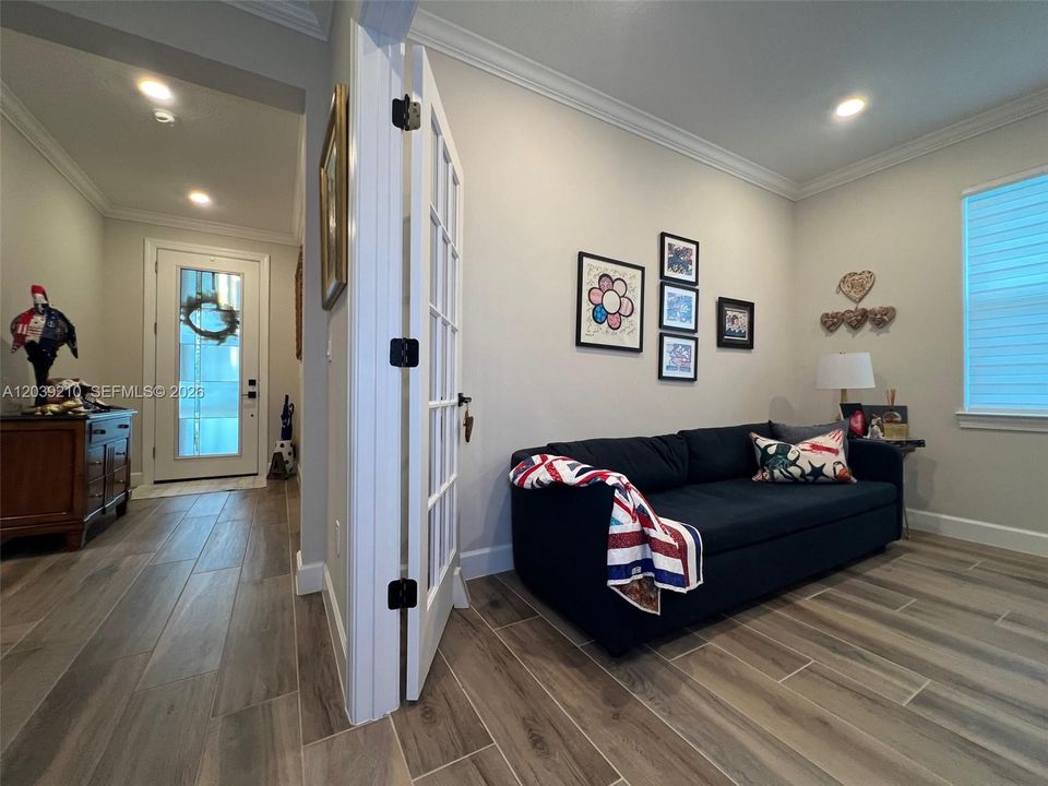 For Sale: $599,900 (3 beds, 2 baths, 2184 Square Feet)