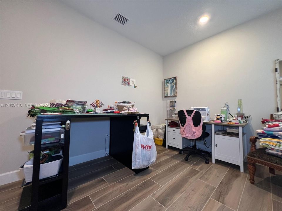 For Sale: $599,900 (3 beds, 2 baths, 2184 Square Feet)