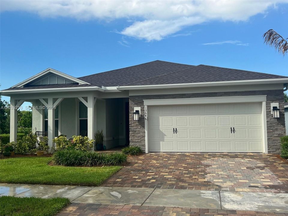 For Sale: $599,900 (3 beds, 2 baths, 2184 Square Feet)