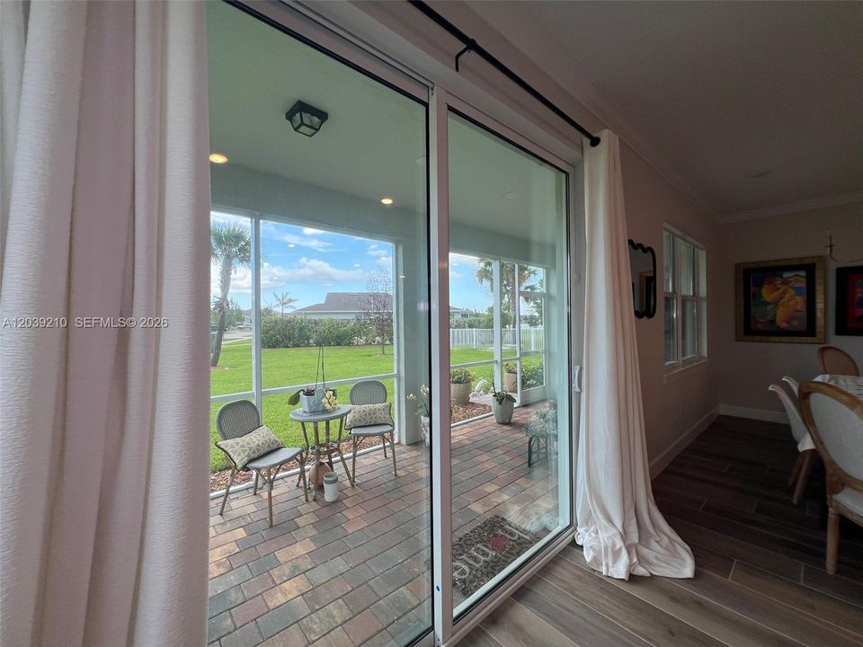 For Sale: $599,900 (3 beds, 2 baths, 2184 Square Feet)