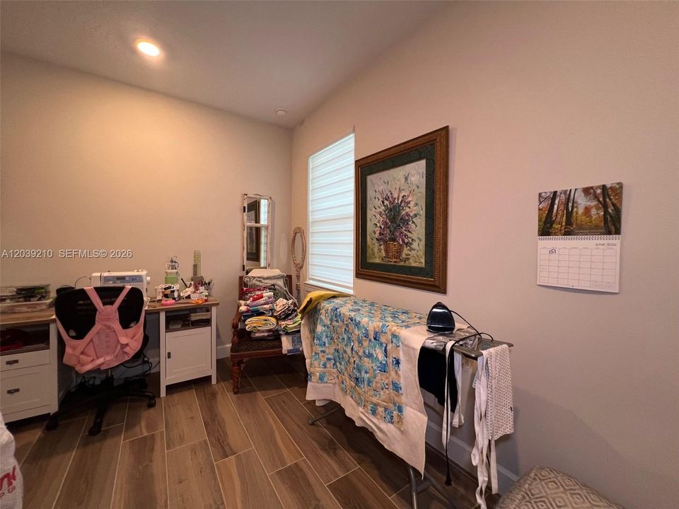 For Sale: $599,900 (3 beds, 2 baths, 2184 Square Feet)