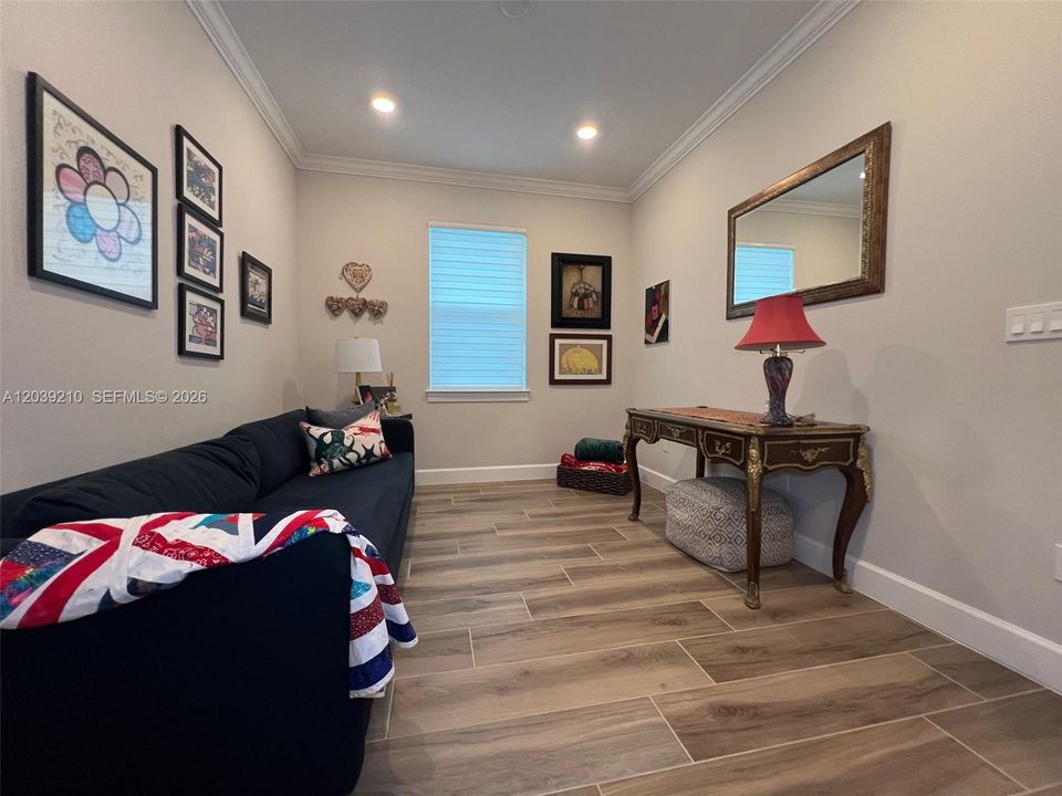 For Sale: $599,900 (3 beds, 2 baths, 2184 Square Feet)