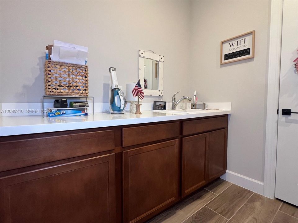 For Sale: $599,900 (3 beds, 2 baths, 2184 Square Feet)