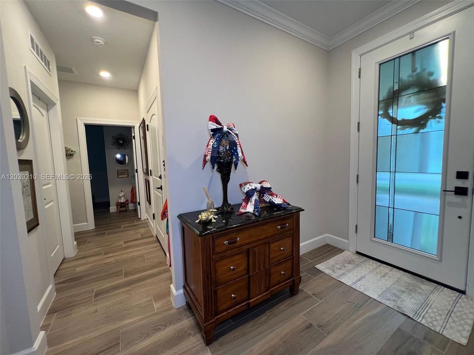For Sale: $599,900 (3 beds, 2 baths, 2184 Square Feet)