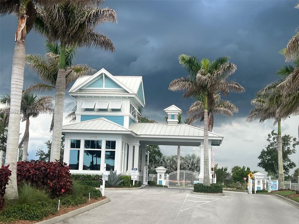 For Sale: $599,900 (3 beds, 2 baths, 2184 Square Feet)