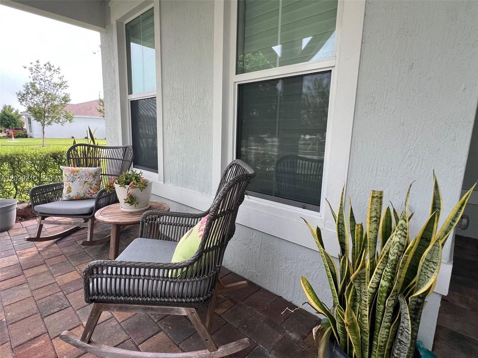 For Sale: $599,900 (3 beds, 2 baths, 2184 Square Feet)