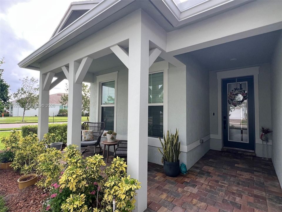 For Sale: $599,900 (3 beds, 2 baths, 2184 Square Feet)
