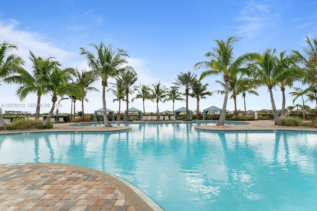 For Sale: $599,900 (3 beds, 2 baths, 2184 Square Feet)