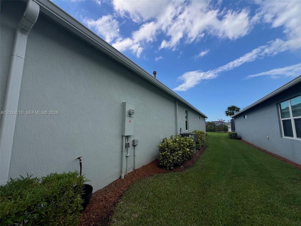 For Sale: $599,900 (3 beds, 2 baths, 2184 Square Feet)