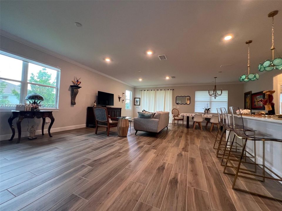 For Sale: $599,900 (3 beds, 2 baths, 2184 Square Feet)