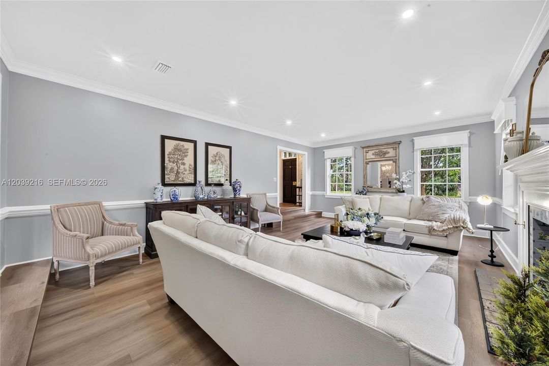 For Sale: $2,100,000 (3 beds, 2 baths, 3674 Square Feet)