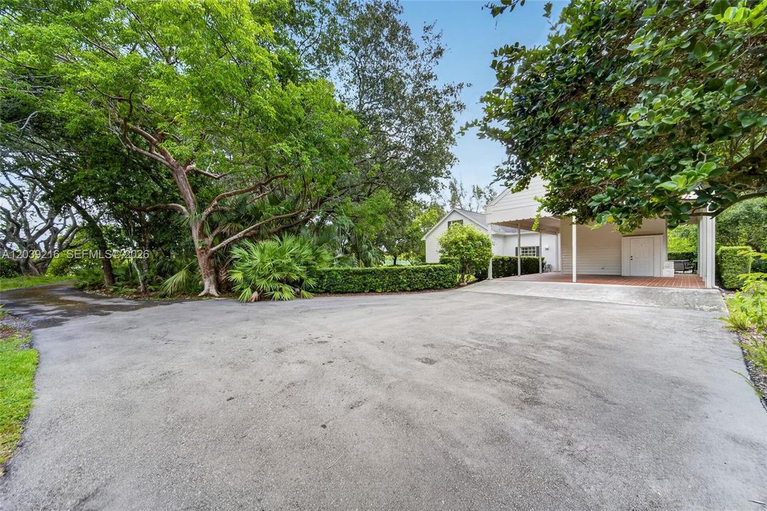 For Sale: $2,100,000 (3 beds, 2 baths, 3674 Square Feet)