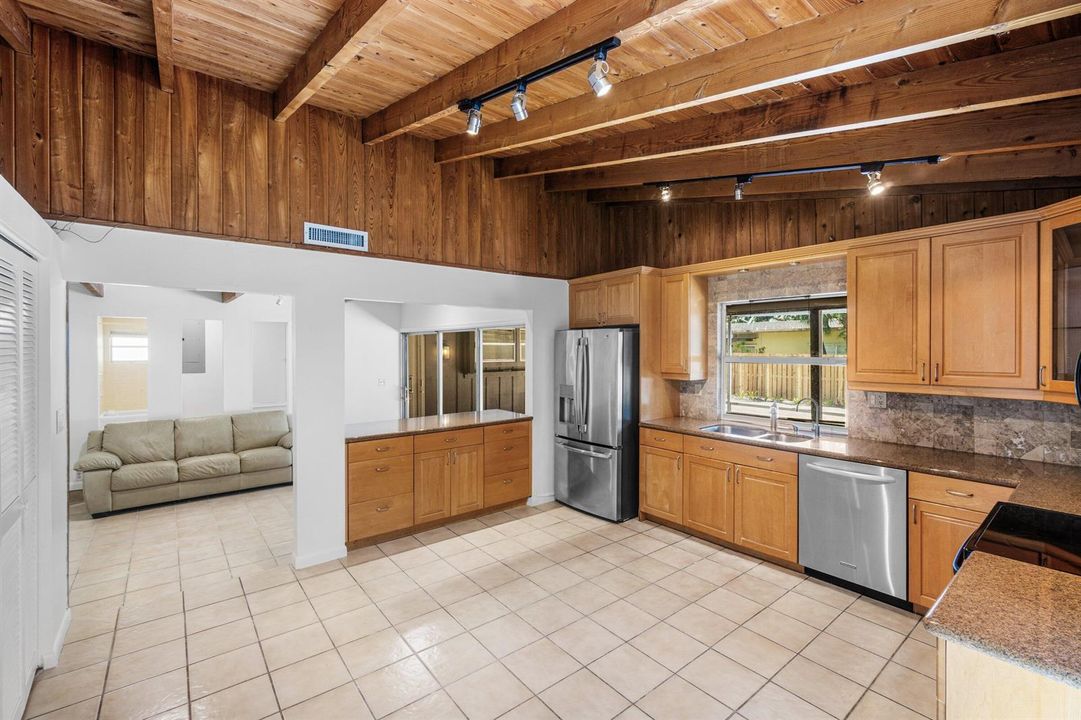 010-1051Southwest21stStreet-BocaRaton-FL