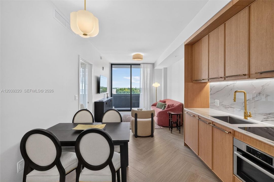 En Venta: $730,000 (1 camas, 1 baños, 720 Pies cuadrados)