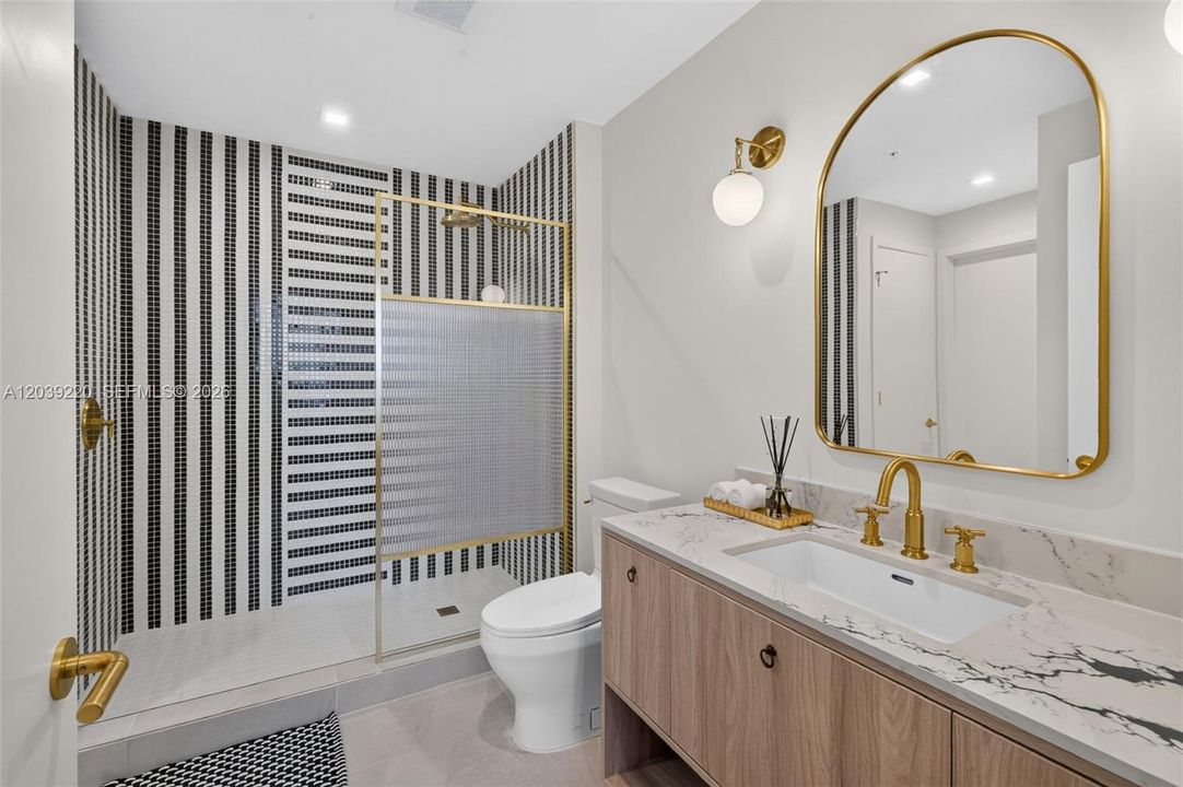 En Venta: $730,000 (1 camas, 1 baños, 720 Pies cuadrados)