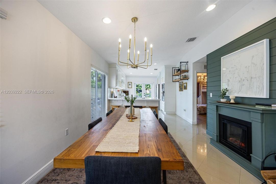 For Sale: $585,000 (3 beds, 2 baths, 1369 Square Feet)
