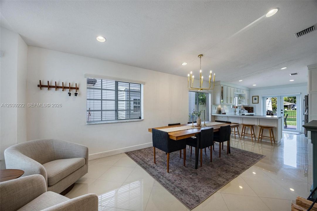 For Sale: $585,000 (3 beds, 2 baths, 1369 Square Feet)