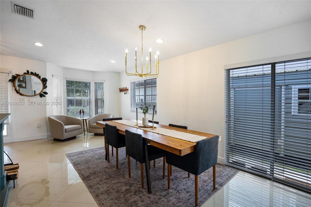 For Sale: $585,000 (3 beds, 2 baths, 1369 Square Feet)