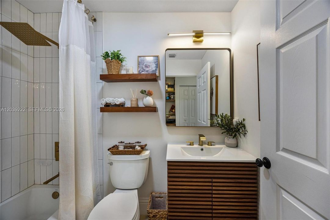 Secondary/ Guest Bathroom