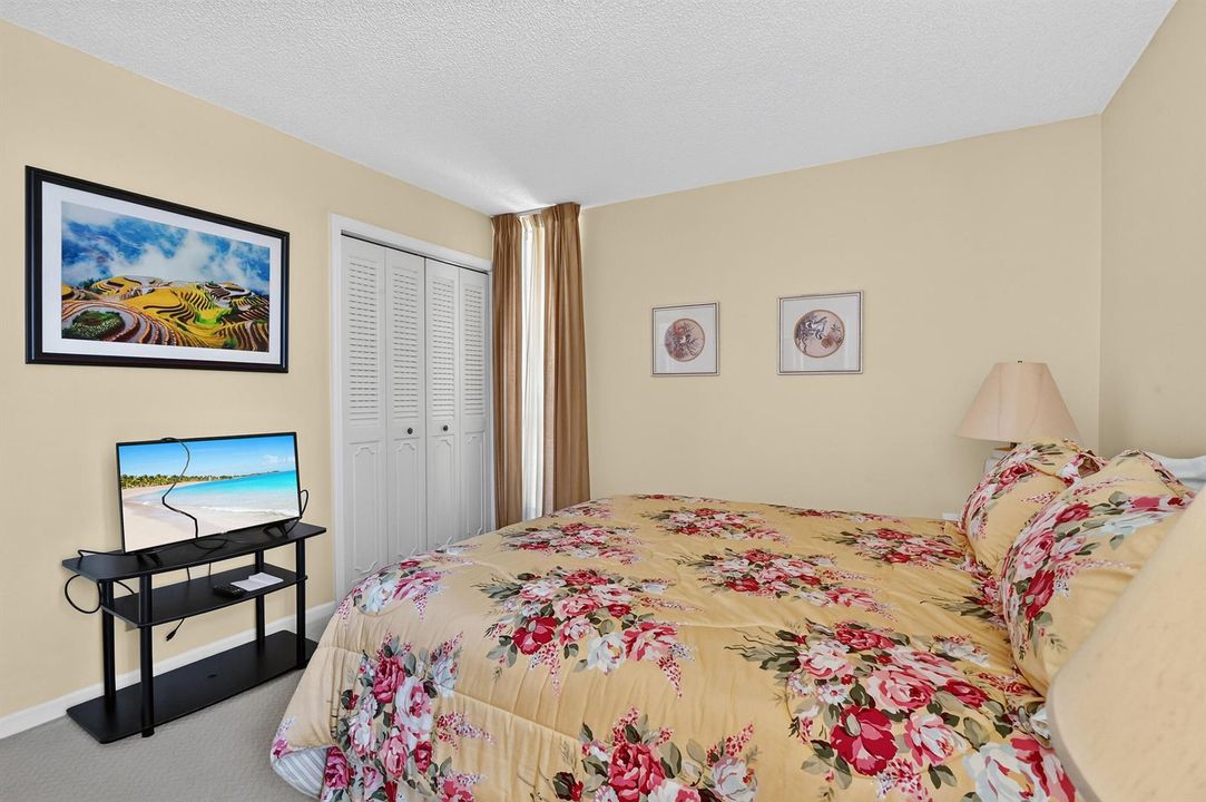 20 Bedroom 02