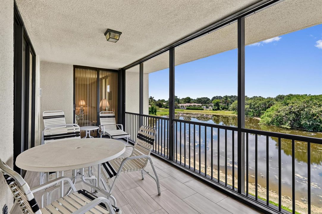 30 Balcony 01