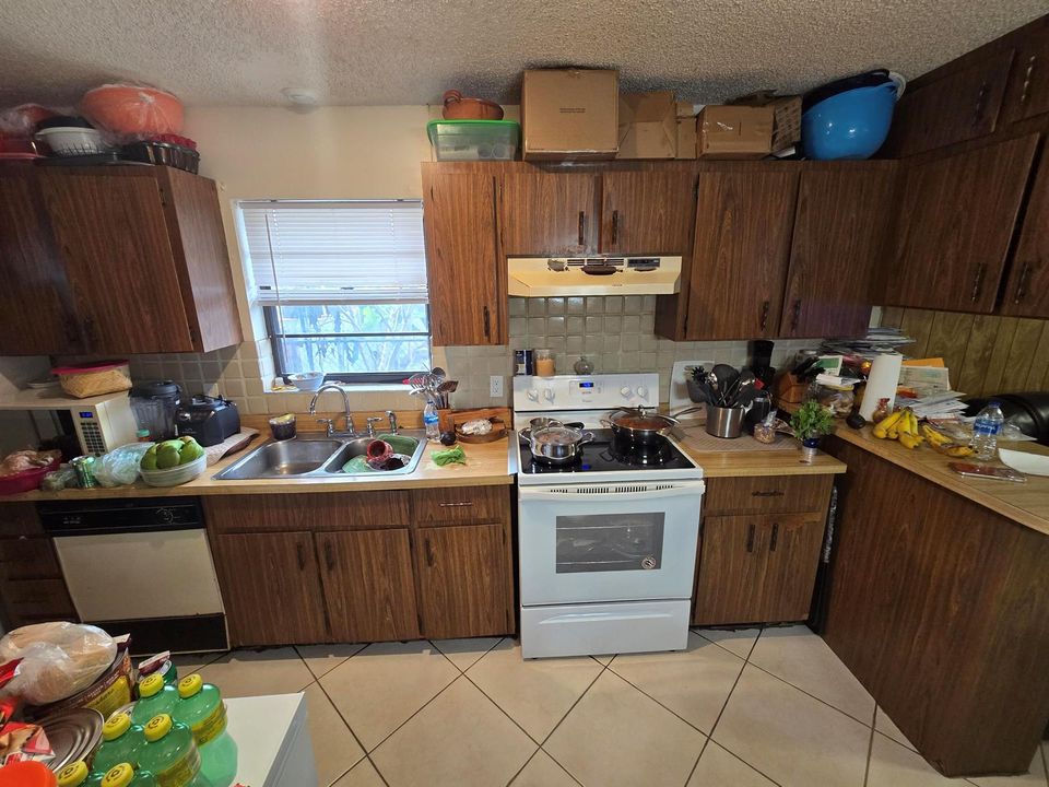 1007 Kitchen 2