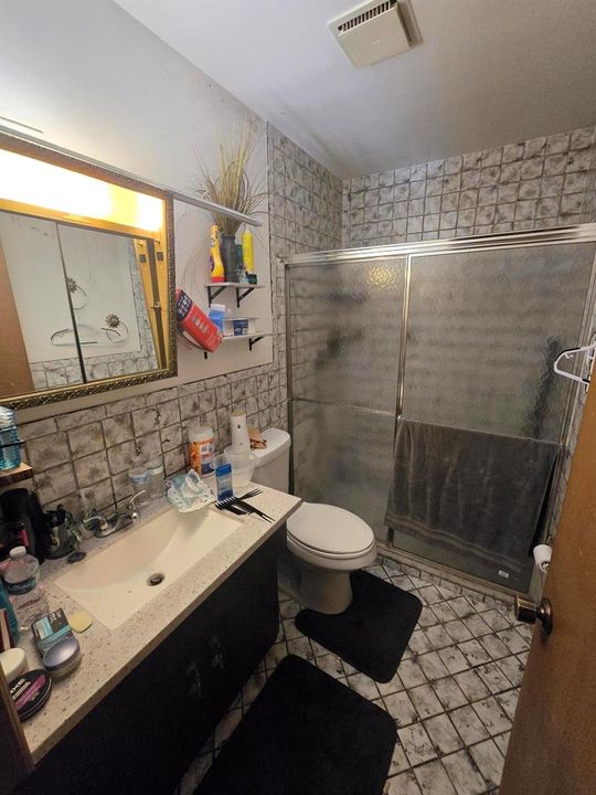 1005 Bathroom