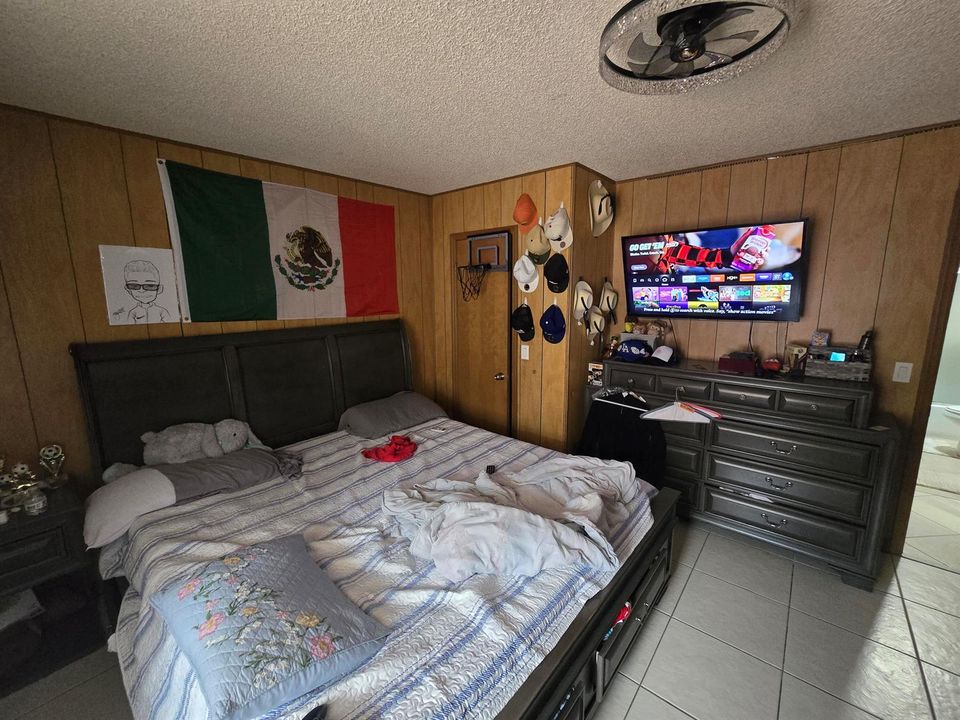 1007 Bedroom