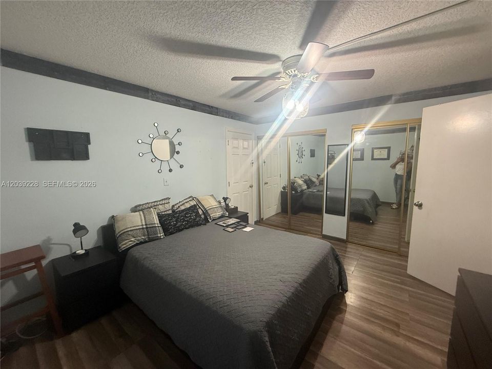 На продажу: $75,999 (1 спален, 1 ванн, 590 Квадратных фут)