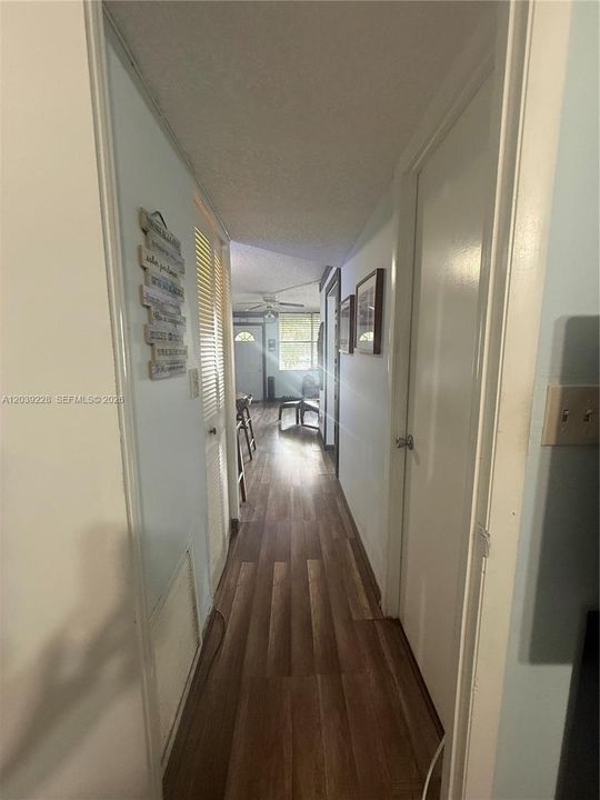 На продажу: $75,999 (1 спален, 1 ванн, 590 Квадратных фут)