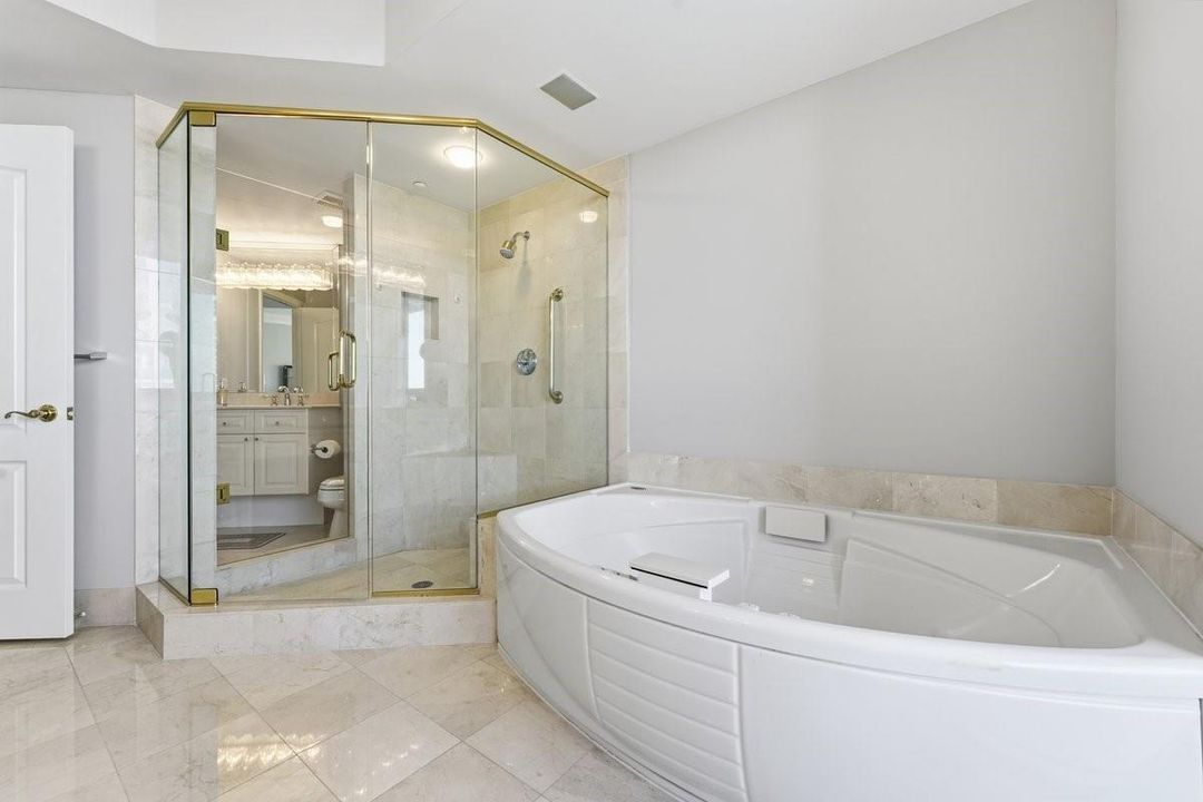 Spa Tub