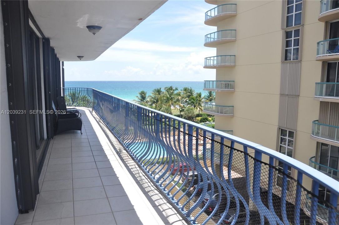 For Sale: $990,000 (2 beds, 2 baths, 1683 Square Feet)