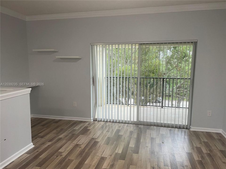 For Rent: $1,850 (1 beds, 1 baths, 885 Square Feet)