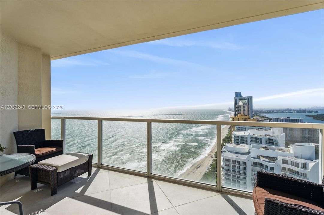 For Sale: $864,000 (1 beds, 1 baths, 1000 Square Feet)