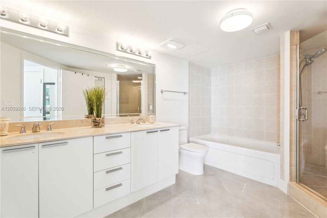 For Sale: $864,000 (1 beds, 1 baths, 1000 Square Feet)