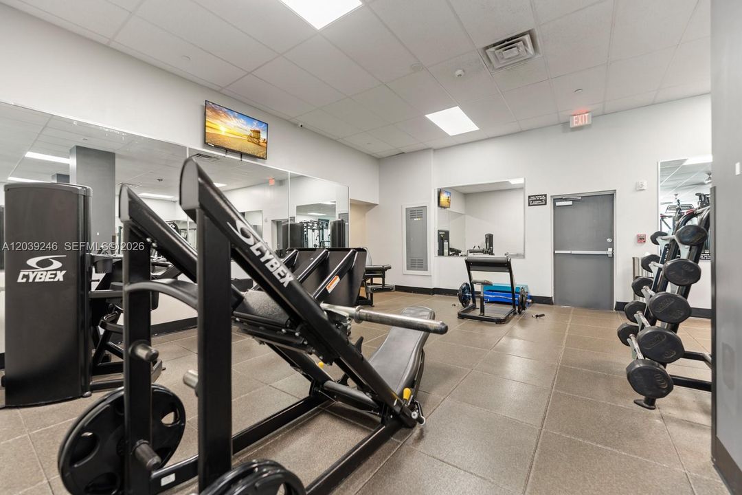 For Sale: $649,000 (1 beds, 1 baths, 745 Square Feet)