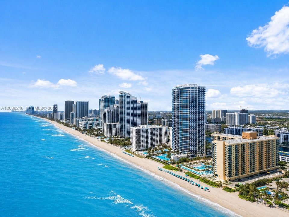 For Sale: $649,000 (1 beds, 1 baths, 745 Square Feet)