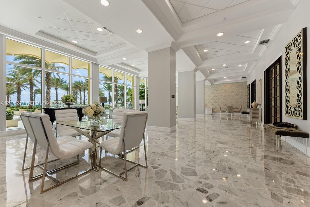 For Sale: $649,000 (1 beds, 1 baths, 745 Square Feet)