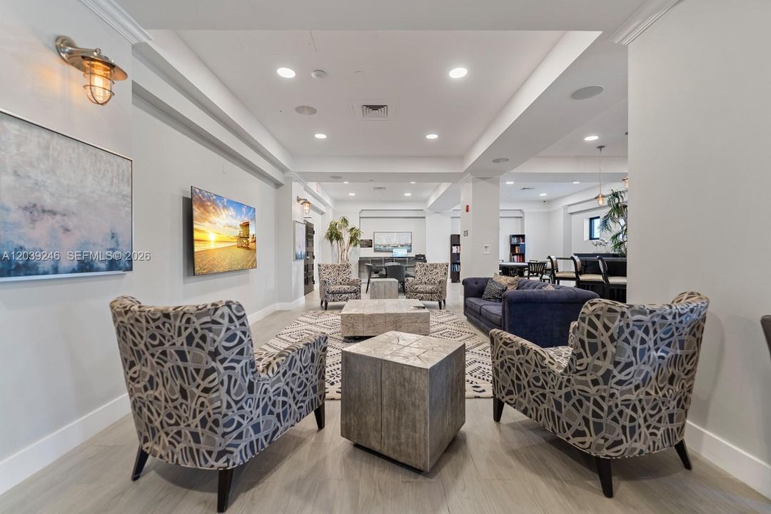 For Sale: $649,000 (1 beds, 1 baths, 745 Square Feet)