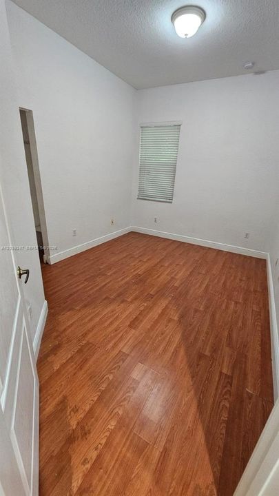 For Sale: $510,000 (5 beds, 3 baths, 2024 Square Feet)