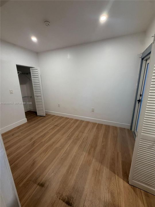 For Rent: $2,400 (2 beds, 1 baths, 6520 Square Feet)