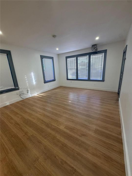 For Rent: $2,400 (2 beds, 1 baths, 6520 Square Feet)