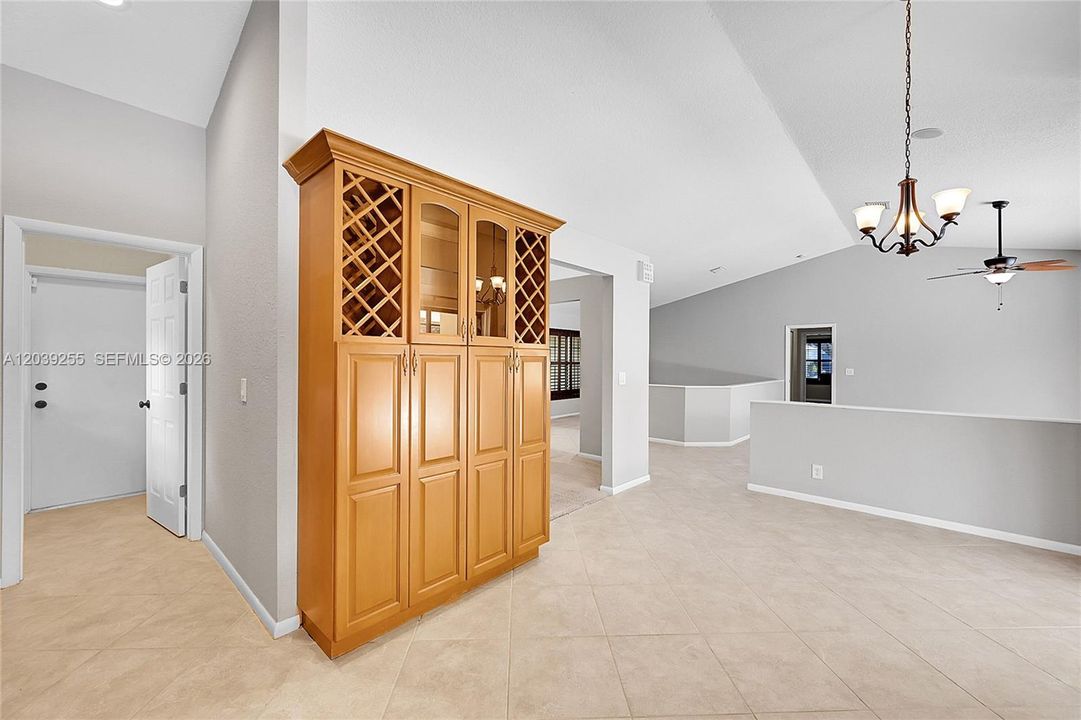 В аренду: $4,950 (4 спален, 2 ванн, 2220 Квадратных фут)