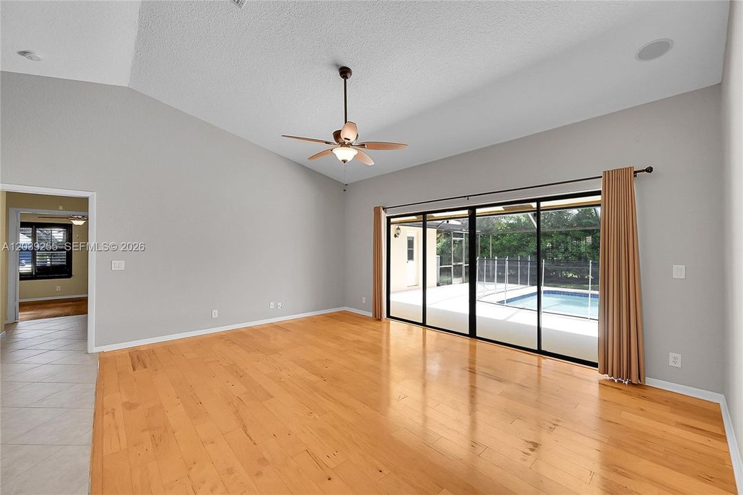В аренду: $4,950 (4 спален, 2 ванн, 2220 Квадратных фут)